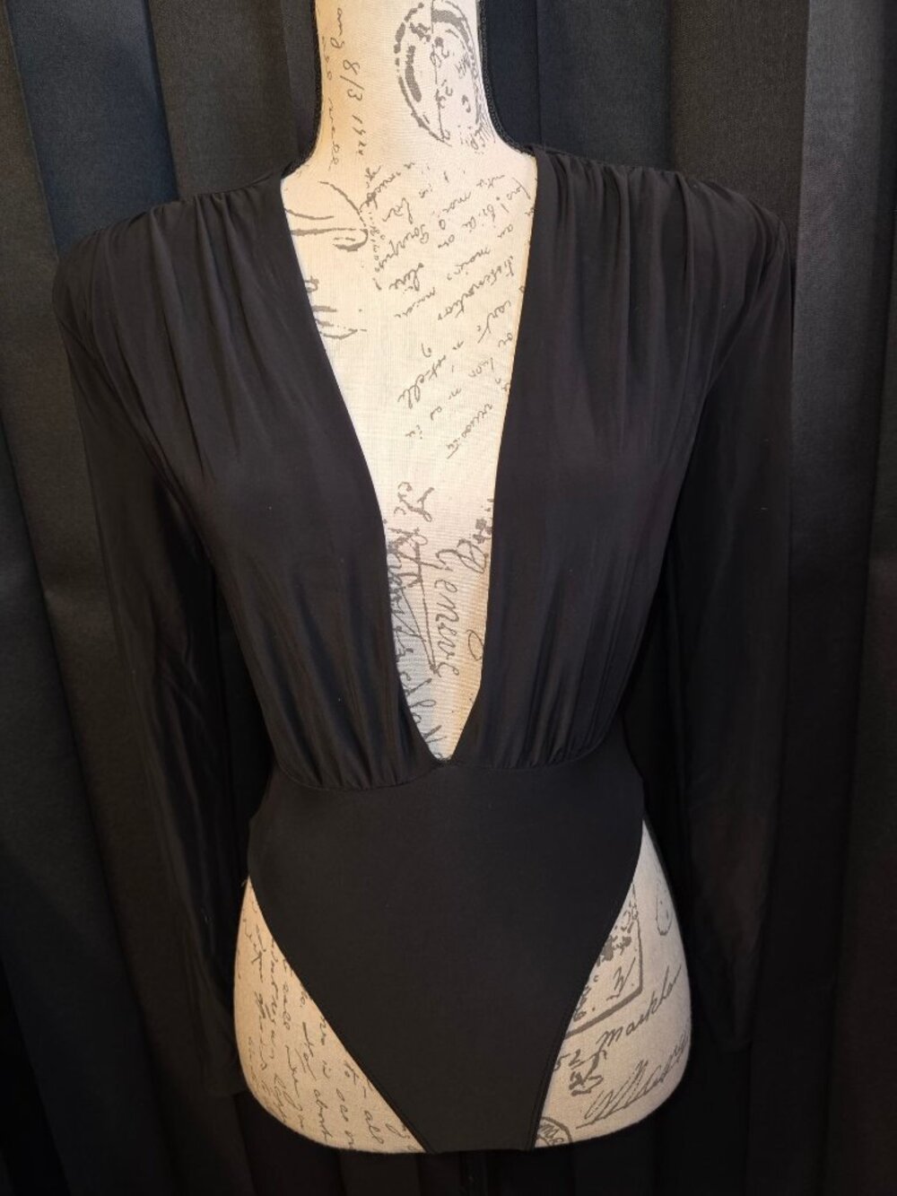 Forever 21 Black Long Sleeve Plunge V-Neck Bodysuit Size S 95% Polyester 5% Span